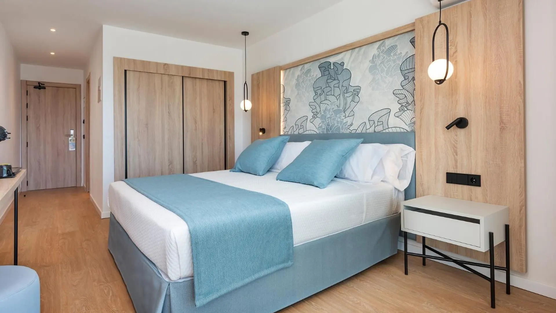 Hotel Palia Tropico Playa Palma Nova  Spain